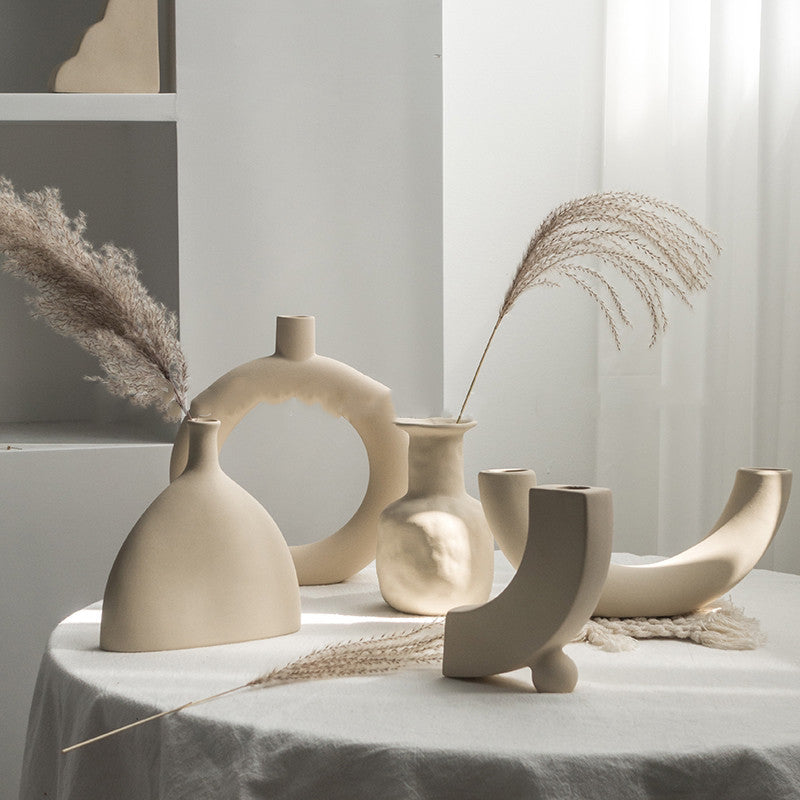 Modern Minimalist Ceramic Vase - Meekshire